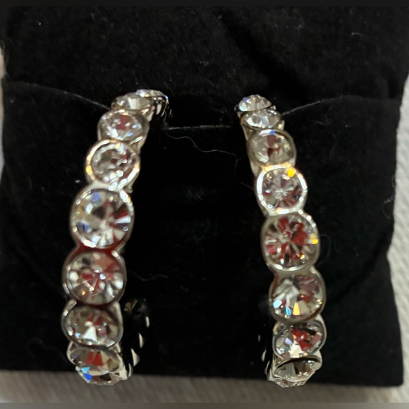 Judith Leiber NWOT Elegant Silver and Crystal  Tone  Hoop Earrings signed - Picture 1 of 12